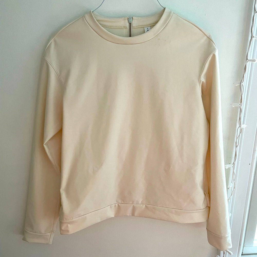 Lululemon long sleeve top, size 8